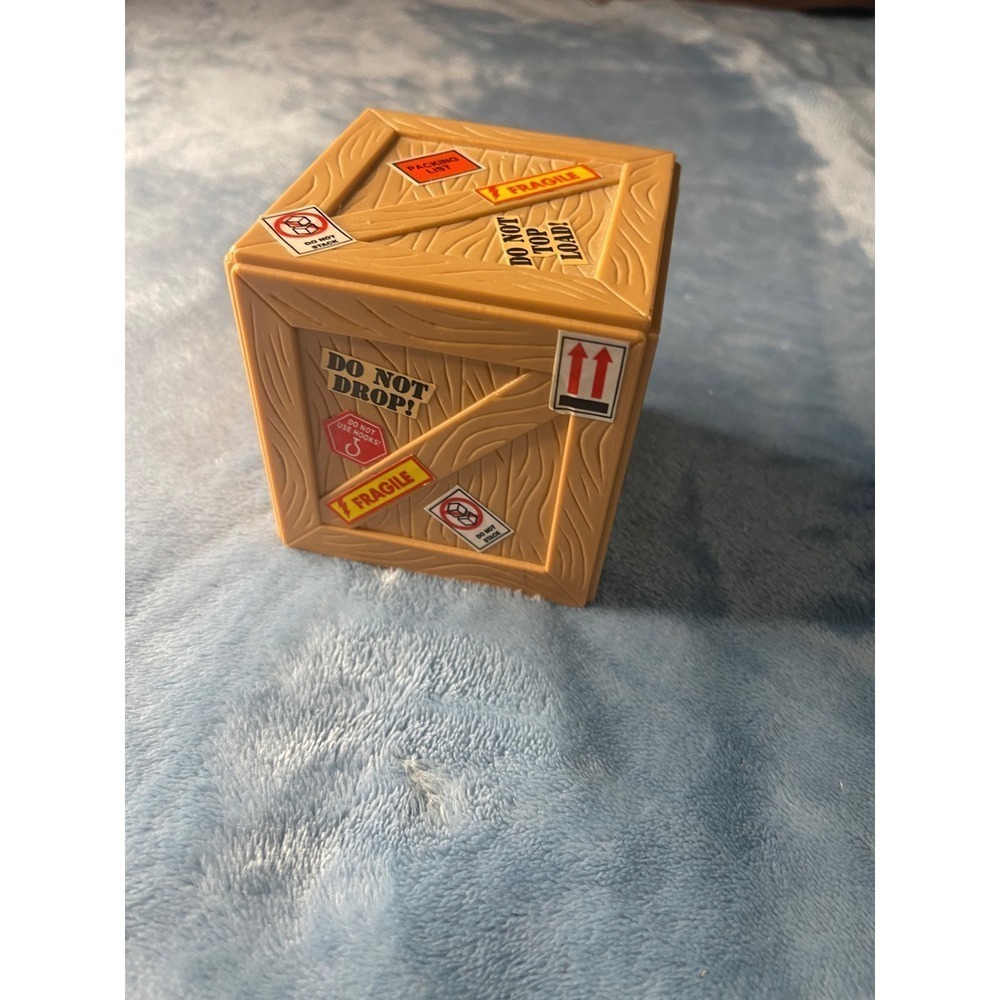 Vintage 1997 Sky Kids Let Me Out Of Here Shipping Crate Talking Shaking Box